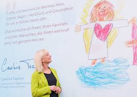 Der freistaat bayern fördert seit einem halben jahr kinderwunschbehandlungen. Bayerisches Sozialministerium On Twitter Frohe Weihnachten Wunscht Sozial Und Familienministerin Carolina Trautner