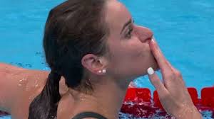 2021 Tokyo Olympics: Kaylee McKeown wins gold in the pool after losing  father to brain cancer