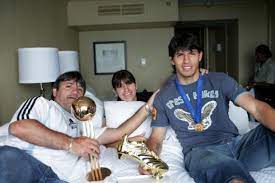 Il suo nome completo all'anagrafe è sergio leonel agüero del castillo, sergio agüero è nato a quimes, nota località della provincia di buenos aires dove è nata la famosa birra, il 2 giugno del 1988. Sergio Aguero Family Parents Sibblings Wife Son Successstory