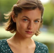 10 Things To Know About Emma Corrin Who Plays Princess Diana In Crown Season 4 Emma corrin is an actress, known for пенниуорт (2019), cesare (2017) and корона (2016). emma corrin who plays princess diana