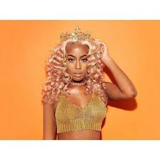 Slay Queen Slay Birthday Photoshoot With Friends A Queen Holds The Crown 21st Birthday Photoshoot Birthday Photoshoot Hair