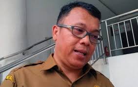 Pengambilan sumpah jabatan dan pelantikan bupati dan wakil bupati kabupaten solok dan kabupaten solok selatan hasil pilkada tahun 2020 oleh gubernur sumatera barat. Kepala Daerah Terpilih Belum Dilantik Sekda Jabat Plh Bupati Solok Selatan