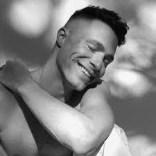 Colton Haynes (@ColtonLHaynes)