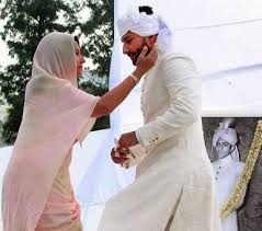 Saif Ali Khan In White Sherwani Turban The New Nawab Of Pataudi Sherwani Saif Ali Khan Turban