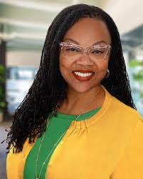 Dara Booker's Instagram, Twitter & Facebook