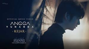 Bila kau hadir di dalam diriku indahnya bagai irama dan lagu bila kau jauh terasa merindu wajahmu terbayang di hatiku. Angga Yunanda Kejar Lyrics Genius Lyrics