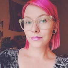 Samantha Wise's Instagram, Twitter & Facebook