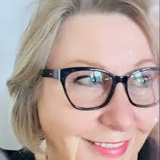 Sandra Moy's Instagram, Twitter & Facebook