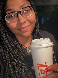 A Dunkin' worker left a kind note