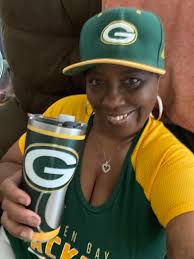 OH. MY. GOODNESS. Packers fans — SIT DOWN and LISTEN because it's OVER. I  don't wanna hear another word about “the Green Bay Packers tradition” or  “Jordan Love's development” — ENOUGH! Your