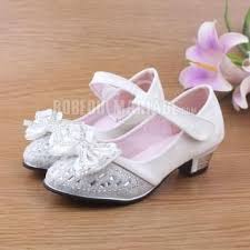 Dénichez des chaussures garçon pas chères chez chaussexpo, sélectionnées pour leur style et leur confort : Paillette Satin Chaussures Du Mariage Pour Fille Chaussure Pas Cher Robe208729 Robedumariage Com Chaussure Enfant Fille Chaussure Chaussure Mariage