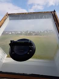 Remplacer une vitre double vitrage. Remplacement D Un Double Vitrage Sur Une Fenetre De Toit Velux Et Roto Vitrerie Morbihan