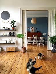 Alright I Have To Be Truthful The Main Reason Why I Am Pinning This Is Just Because Of The Cats Altbau Wohnzimmer Altbau Einrichten Wohnen