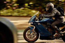 It gets up to 201 miles of range on a single charge. The Zero Sr S Is Both Sportier And Comfier Than Its Older Brother
