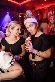 Meet singles and meet single women online. Best Places To Meet Girls In Munich Dating Guide Worlddatingguides