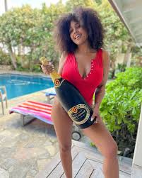 Hayley Marie Norman - Free pics, galleries & more at Babepedia