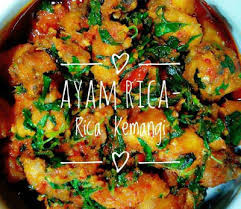 Selanjutnya masukan bawang bombay, salam, jahe, daun jeruk dan sereh. Resep Ayam Rica Rica Pedas Manis Masakan Mama Mudah