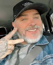 To my soulmate, my forever love, my future wife, wherever you are I wish I  could receive hi from you♥️♥️