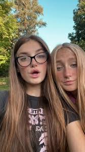 Leah Bender's Instagram, Twitter & Facebook