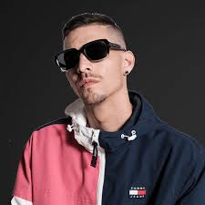 Contratar a Danny Romero