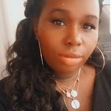 Marissa Arnold (@_MariAntionette)