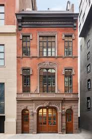 Cette Maison Loft A New York Est Installee Dans Une Ancienne Caserne De Pompiers Planete Deco A Homes World Maison New York Caserne Pompier Maison De Ville