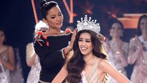 Đây là lần đầu tiên tên hôn phu vân hugo được tiết lộ sau một thời gian dài hẹn hò với nữ mc xinh đẹp. NgÆ°á»i Chuyá»ƒn Giá»›i Ä'Æ°á»£c Ä'Äƒng Ky SÆ¡ Tuyá»ƒn Hoa Háº­u Hoan VÅ© Vn 2021 Vietnamnet
