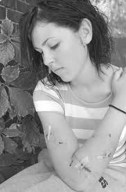 SHOULD NORTHERN ROCKIES WOLVES BE DELISTED? page 4 WOLVES IN THE CLASSROOM,  page 8 WOLF-HUMAN ENCOUNTERS IN ONTARIO, page 11