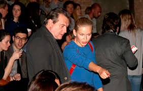 Однако на днях актриса призналась, никогда не скрывала свой роман, а близкие люди всегда были в. Pro Lichnuyu Zhizn Alekseya Uchitelya Avtora Skandalnogo Filma Matilda Ledy Lisichka Livejournal