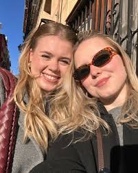 Laura Philips (@lauraphilips_) • Instagram photos and videos