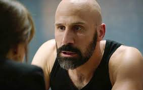 Voici les 13 personnages les plus bêtes et méchants des séries québécoises  cet hiver