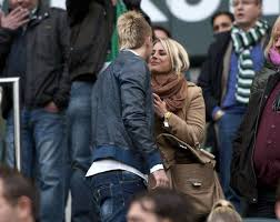 Wir stellen die mutter seines sohnes, seine langjährige freundin und jetzt ehefrau scarlett gartmann vor. Trennung Von Carolin 22 Liebes Aus Bei Bvb Ass Marco Reus Express De