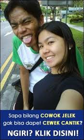 Dan lucunya terkadang yang bikin mereka terjatuh adalah hal yang sanga. Sapa Bilang Cowok Jelek Gak Bisa Dapet Cewek Cantik Pria Gaya Pria