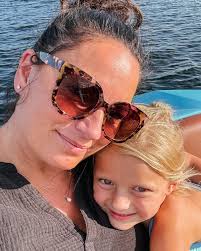 Happy birthday to the one and only Zooey! We will miss you 6 but we love  you 7! Love you to the moon 🌙⭐️