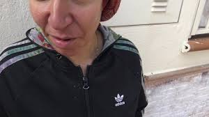 Antalyada yaşlı kürt kadın 5 liraya kıllı vajinasını gösteriyor