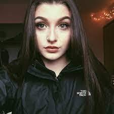 Lacey Muller's Instagram, Twitter & Facebook