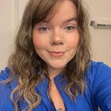 Lindsey Vail's Instagram, Twitter & Facebook