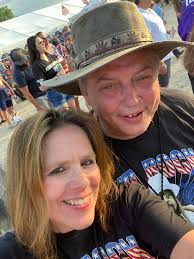 Scam warning: buying merchandise at concerts, beware of fake sellers