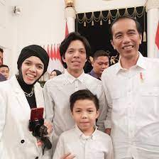 He is the first son of the minangkabau nomads, halilintar anofial asmid (father) and lenggogeni faruk (mother). Profil Terlengkap Muhammad Attamimi Halilintar Atta Halilintar Yang Menabur Inspirasi Dont Sad