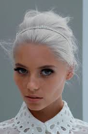 One of the common mistakes about white hair is that amount of white hair will increase when it is how to use bioxsine eyebrow & eyelash serum. Dark Eyebrows Sumptuous Visuals