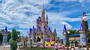 The spicy fish tacos currently sells for $11.79, which places it right in the middle of the price range for sunshine season. The Best Outdoor Dining At Disney World