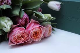 Oasis for flower arrangements on alibaba.com when making attractive decorations that last a long time. A Fresh Flower Arrangement Diy The Smell Of Roses The Smell Of Roses