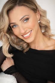 Abbie Chambers's Instagram, Twitter & Facebook