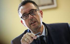 Tu as pactisé avec l'ennemi» : qui est le commissaire Bourdon, mis au  placard après s'être excusé dans une cité de Corbeil