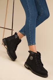 Kadin Ayakkabi Modelleri Fiyatlari Trendyol In 2020 With Images Boots Timberland Boots Black Capsule Wardrobe