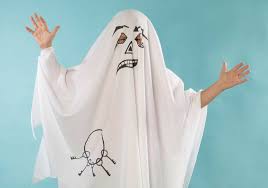 Bald werden wieder kleine gespenster um die häuserecken huschen und hässliche hexen uns drohen: Basteln Mit Kindern Halloween Kostume Kostenlose Bastelvorlagen Zum Ausdrucken