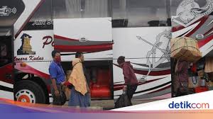Jun 12, 2021 · bus tersebut dihantam bagian belakangnya oleh satu unit truk yang melaju dari arah pematang siantar menuju medan. Terimbas Larangan Mudik Nasib Sopir Dan Kernet Bus Akap Bagaimana