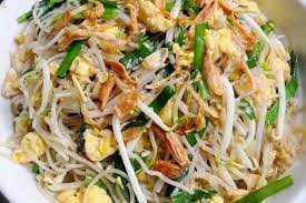 Bihun goreng dengan rasa manis ini juga bisa untuk sarapan, atau disantap dengan nasi kuning tumpeng dan nasi uduk. Resep Membuat Bihun Goreng Putih Gurihnya Bikin Lupa Diri