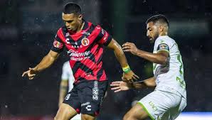 Fidel martínez (club tijuana) disparo con la derecha desde el lado izquierdo dentro del área. 197buyxxmiaqnm