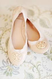 27 Cute Flats For Brides On Their Wedding Day Wedpics Blog Shoe Boots Shoes Cute Shoes